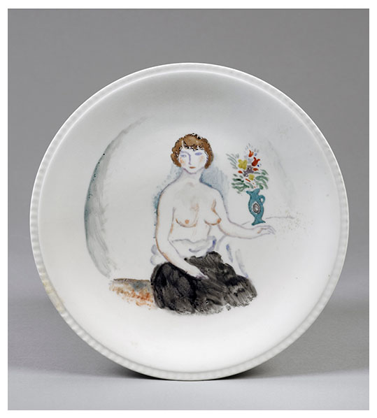 Femme avec un vase de fleurs, Limoge plate by Jules PASCIN